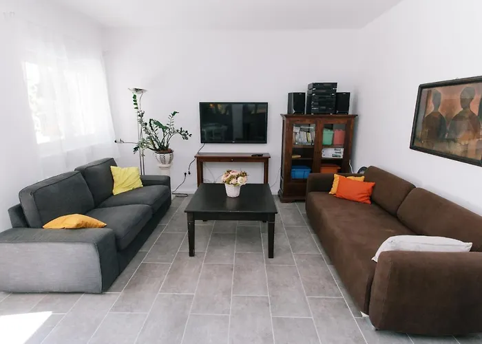 Alle לינה וארוחת בוקר