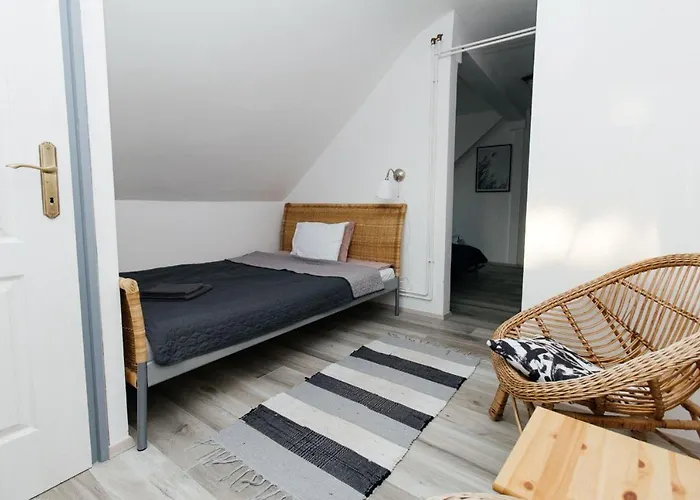 לינה וארוחת בוקר Alle *